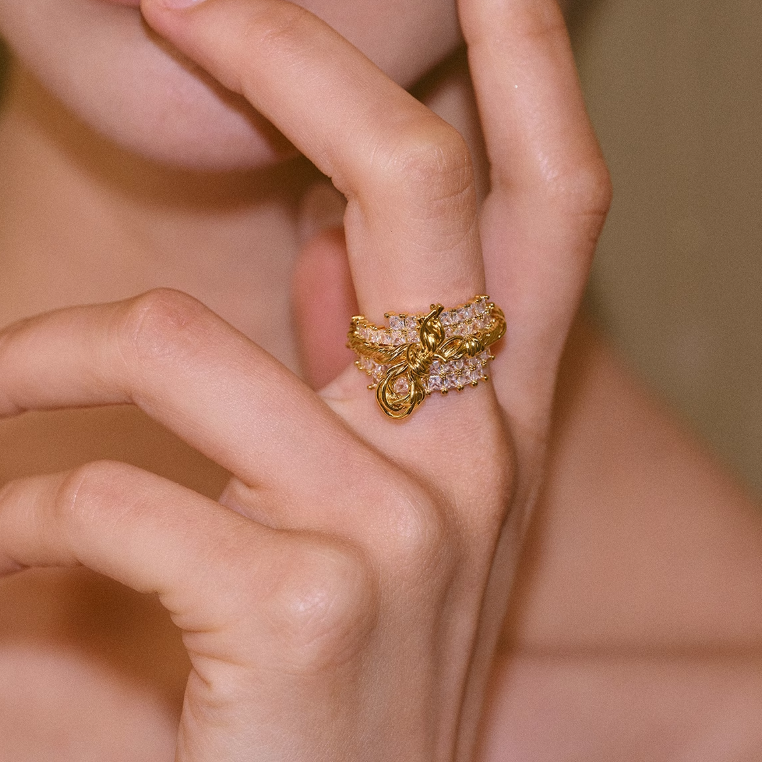 KALEA Diamante Knot Ring