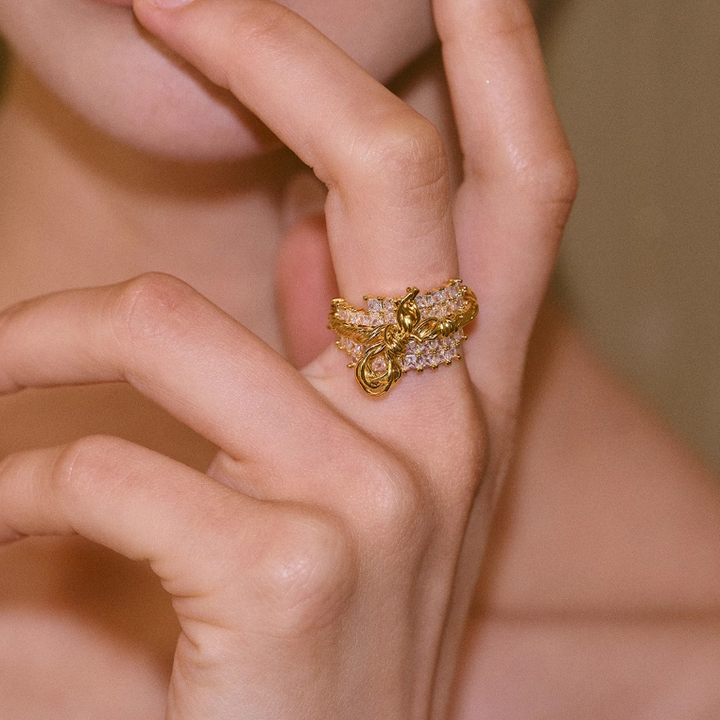 KALEA Diamante Knot Ring
