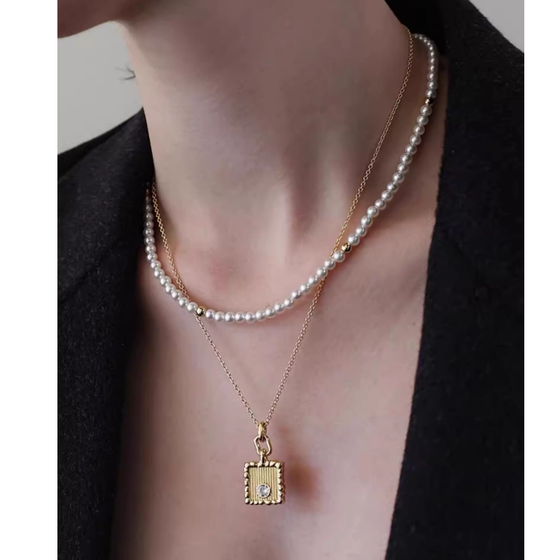 RUBVE Pearl And Square Necklace
