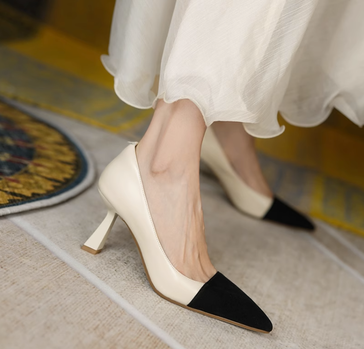 KUNRO Bi-Color Mid Heel Pumps - 6cm