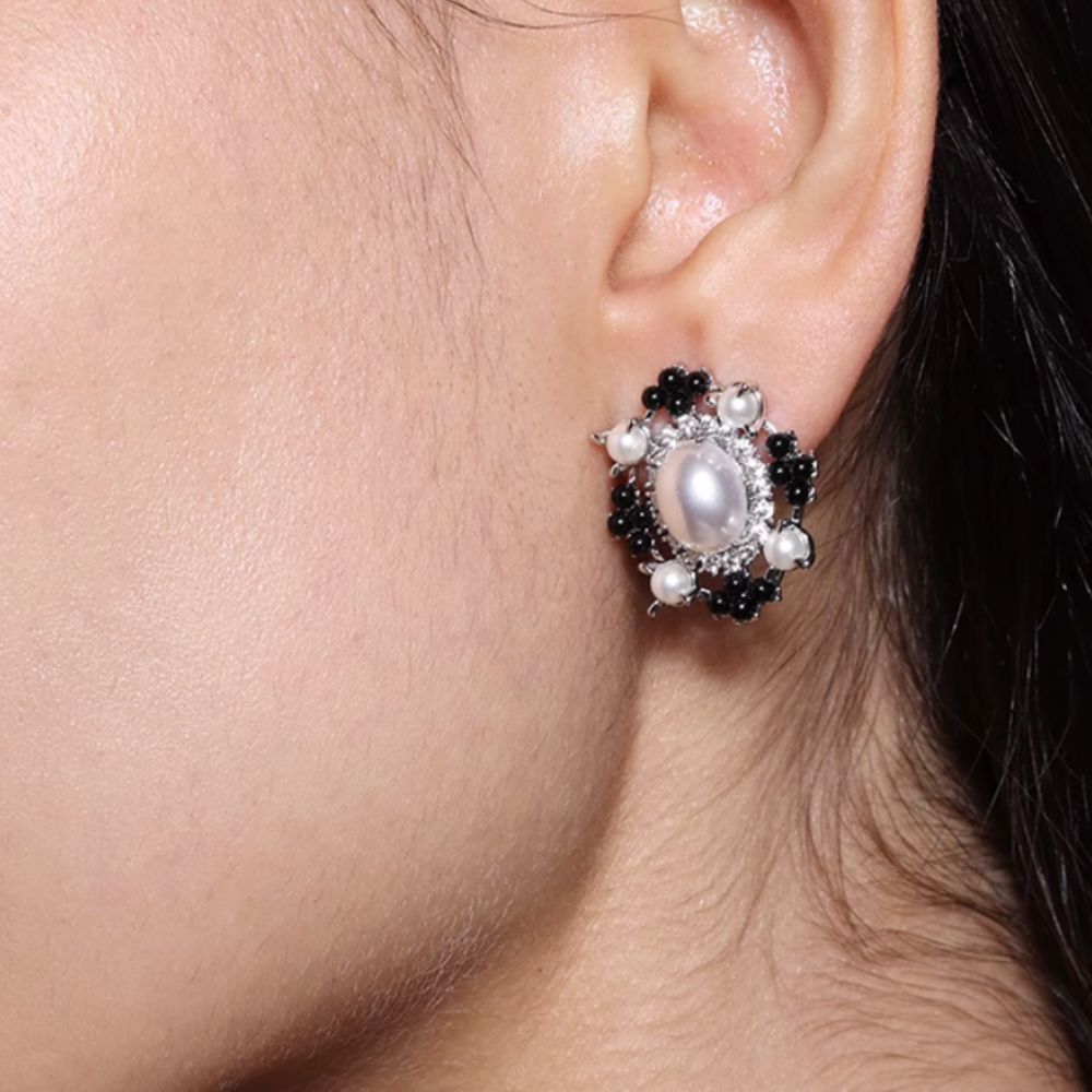 HBSTY Oval Pearl Earrings - Pair