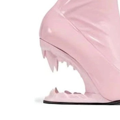 KULRE Sculptured Wedged Heel Ankle Boots