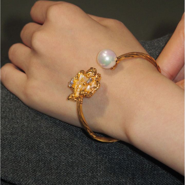 CALRO Flower And Pearl Opening Bracelet