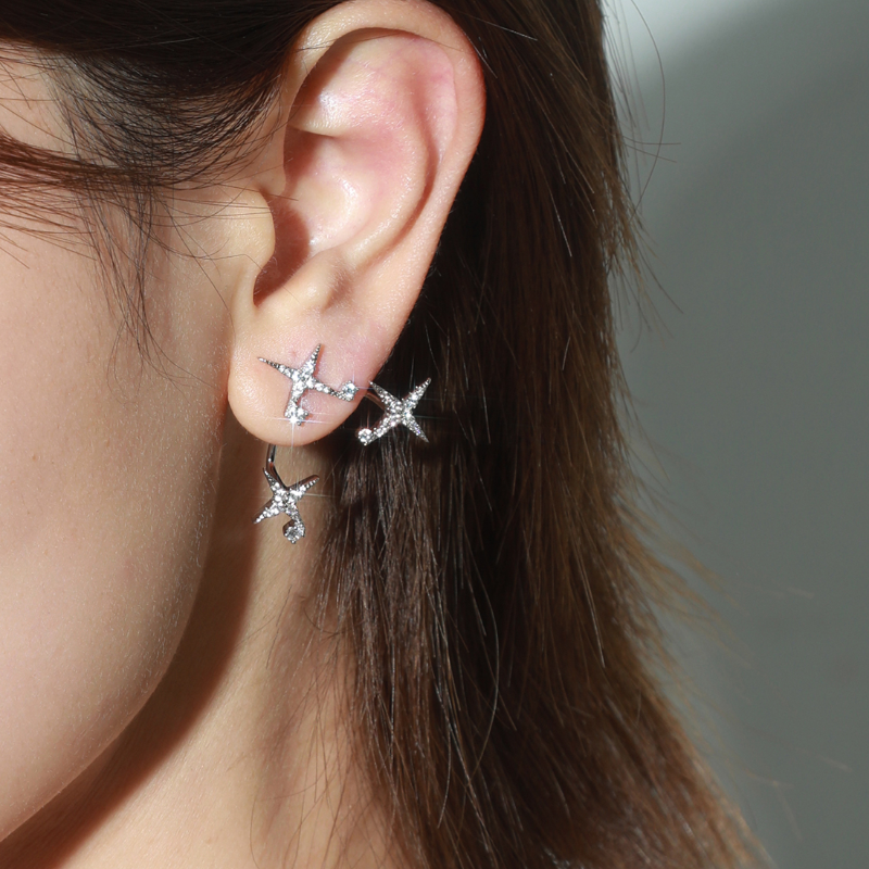 DOLIE Diamante Star Earrings - Pair