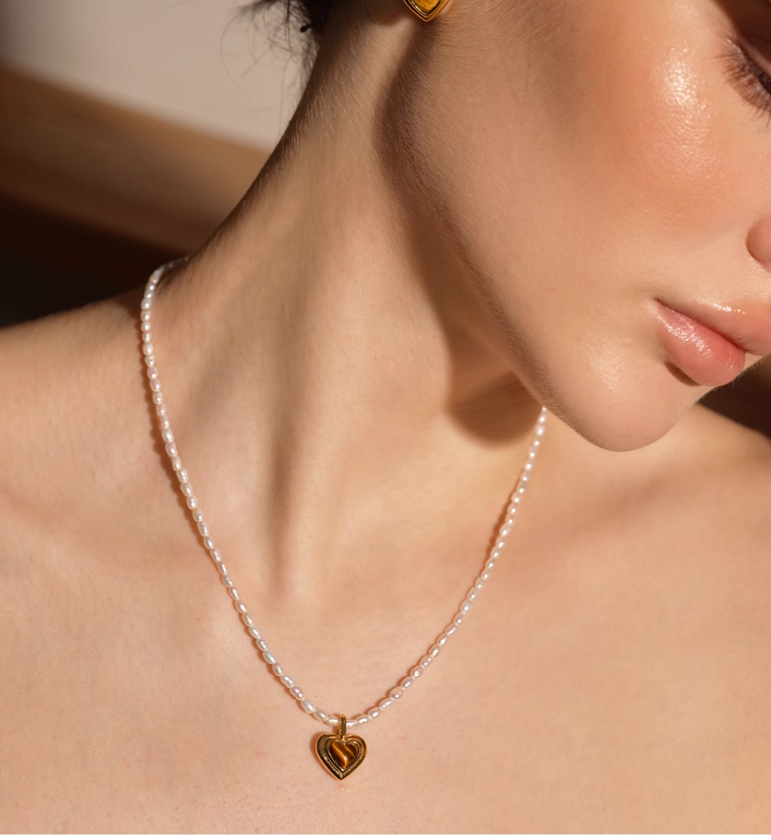 DOSTI Heart Pearl Necklace