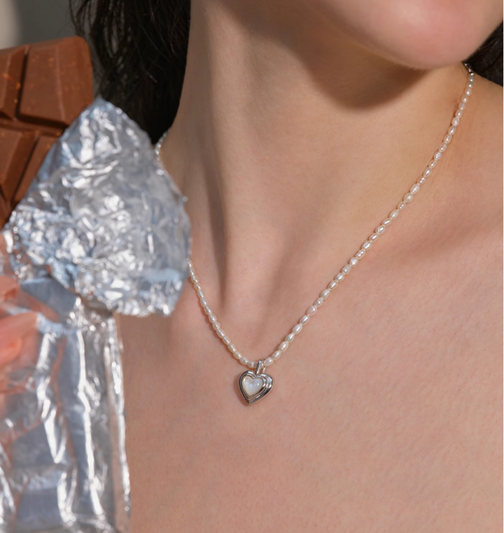 DOSTI Heart Pearl Necklace
