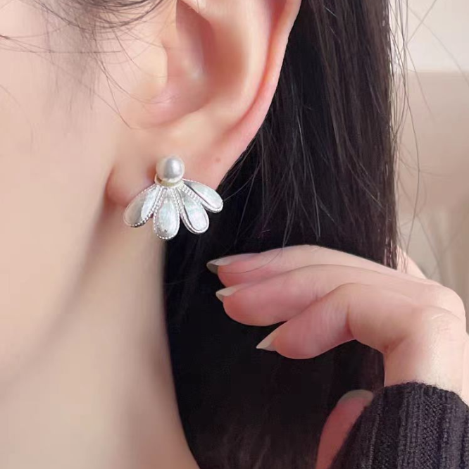HAJRE Pearl Ear Studs Earrings - Pair