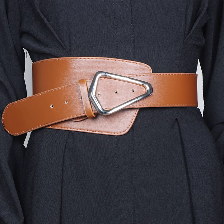 LAYCE Buckled Girdle Belt