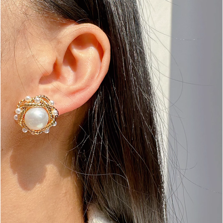 LOARE Pearl Ear Studs Earrings - Pair