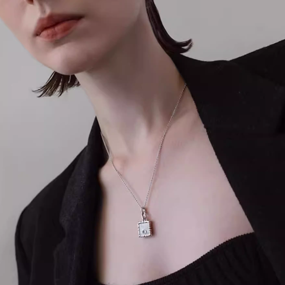 RUBVE Square Necklace