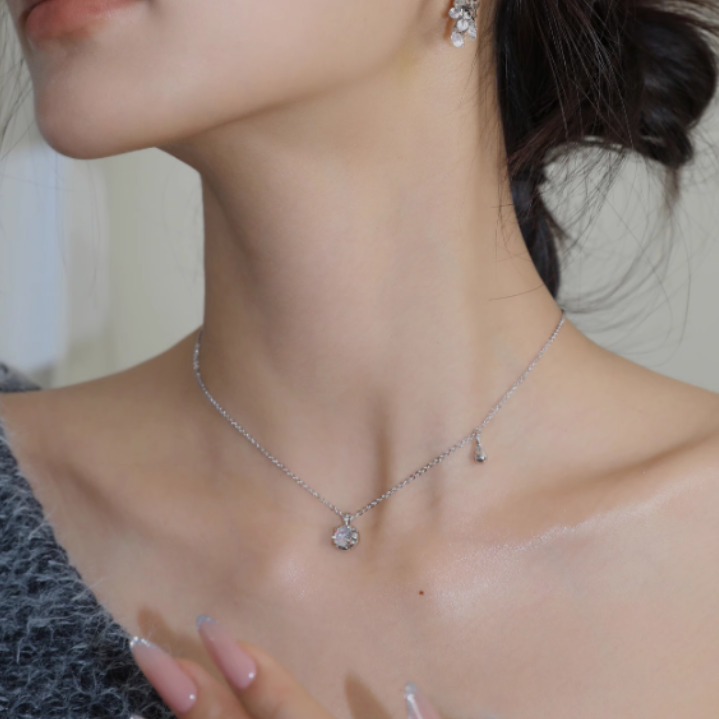 RUNAL Diamante Necklace