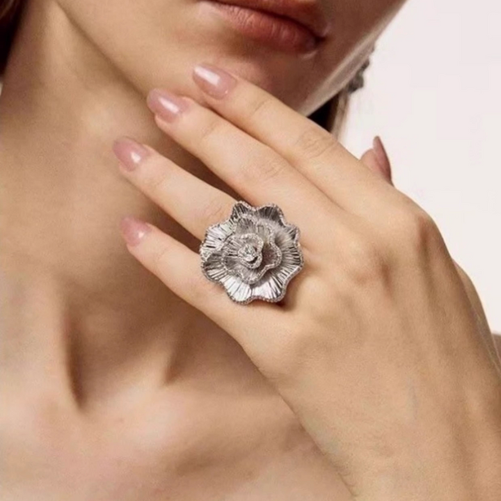 TEVFU Diamante Flower Ring