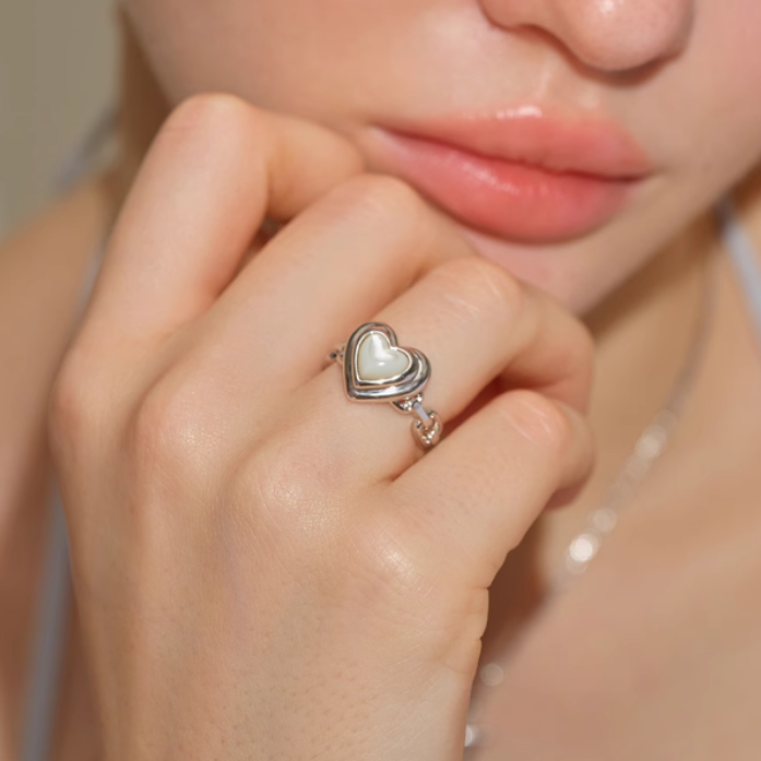 VECIA Heart Ring