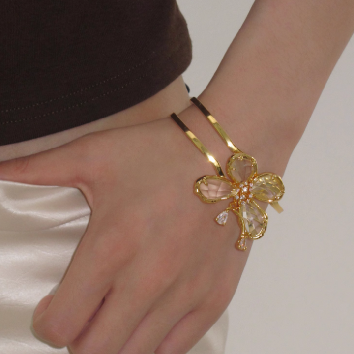 VUSRI Butterfly Bracelet