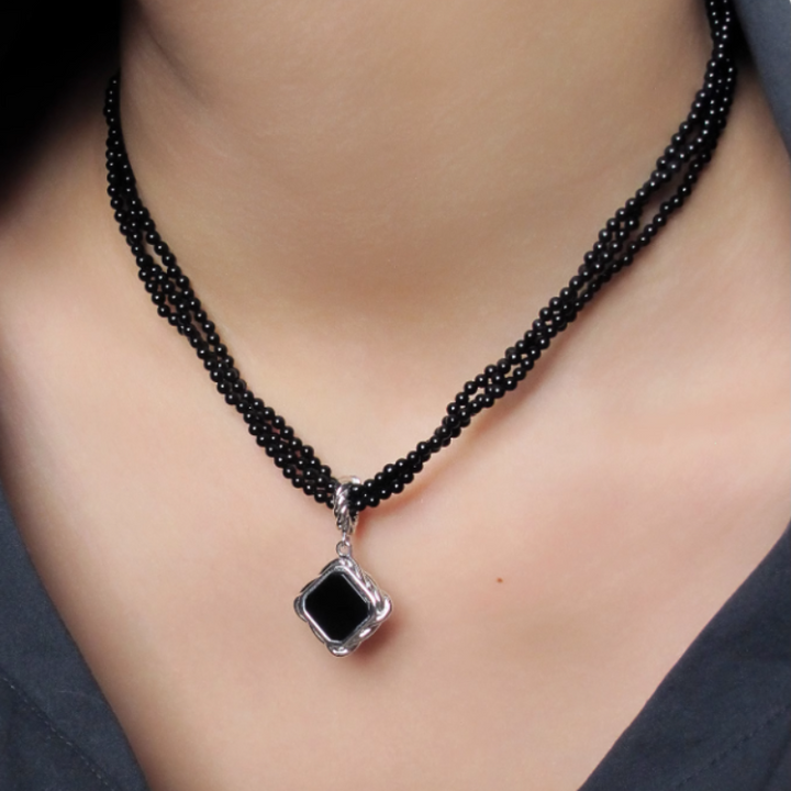 VUTOI Square Drop Necklace