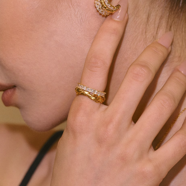 ZOBBI Diamante Cut Out Ring