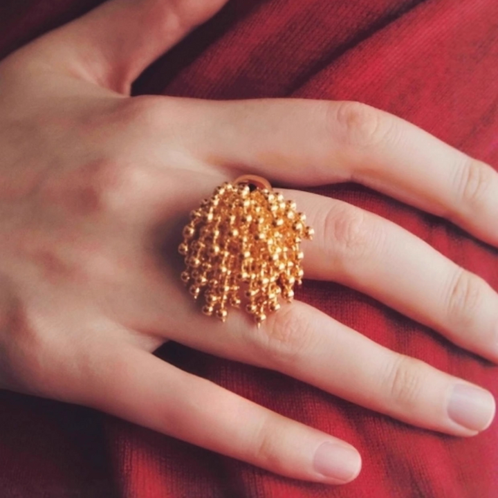 ZUBVE Fringed Ring