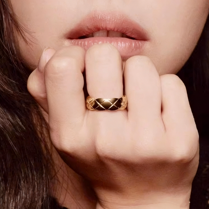 GINEI Medium Quilted Ring