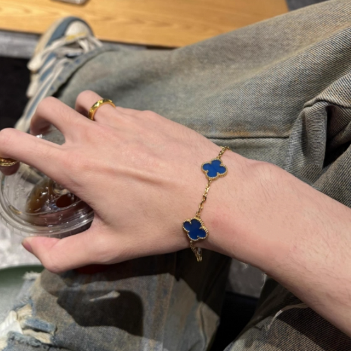 SIYEO Four-Leaf Clover Bracelet