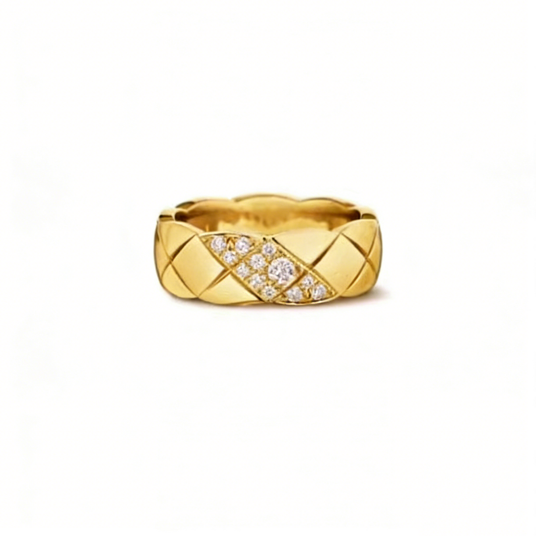 GINEI Medium Bevel Diamond Quilted Ring