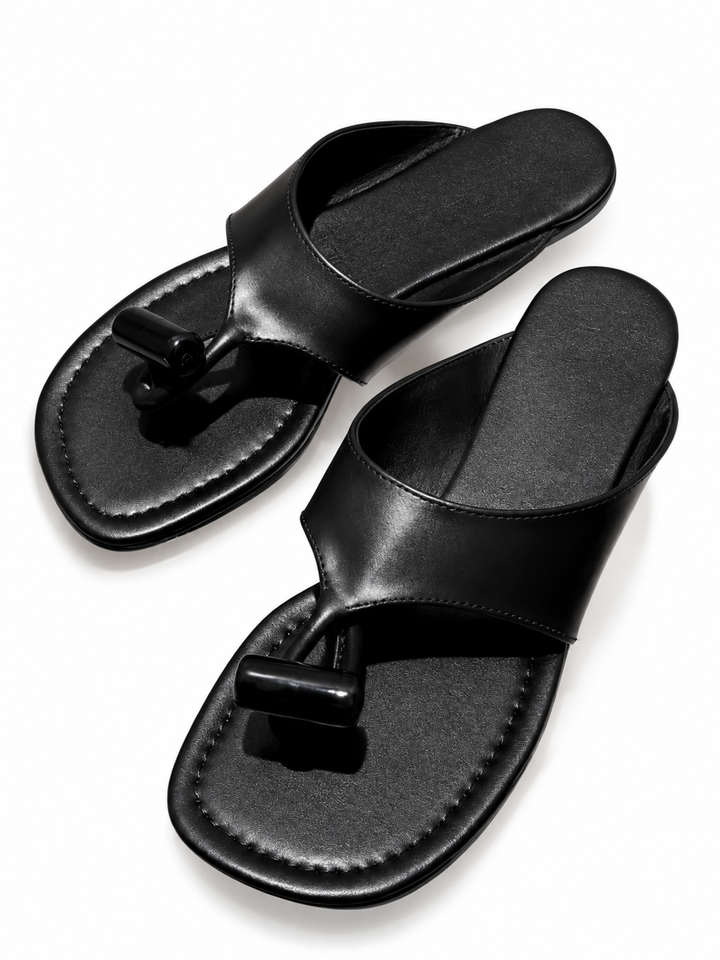 CALRO SPILT TOE FLAT SANDALS