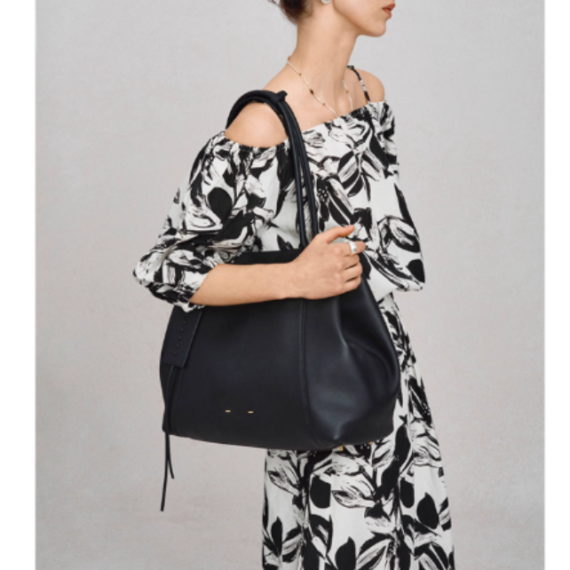 CAVLE Leather Oversized Tote Bag