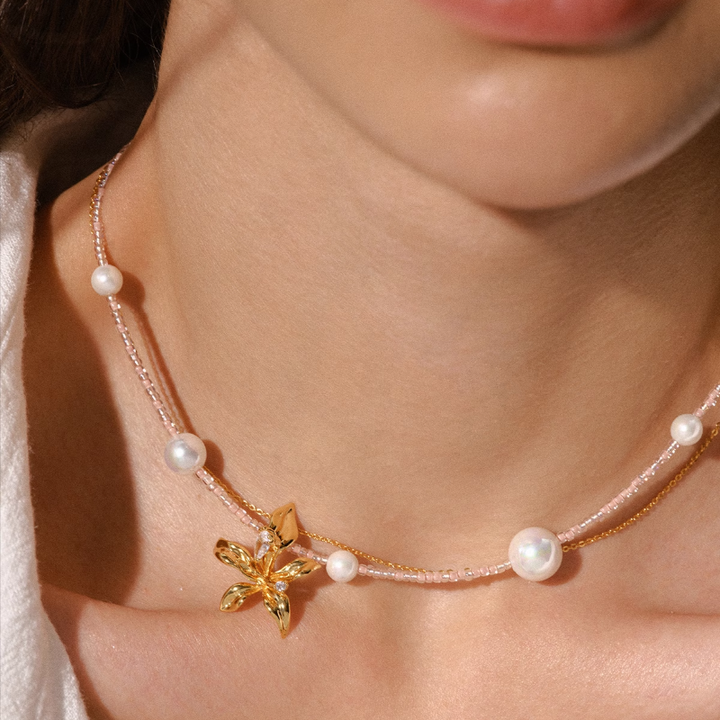 FUTCI Flower Pearl Necklace