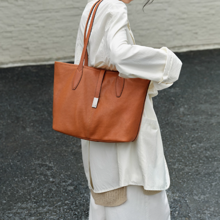 TEFFU Metal Lock Tote Bag