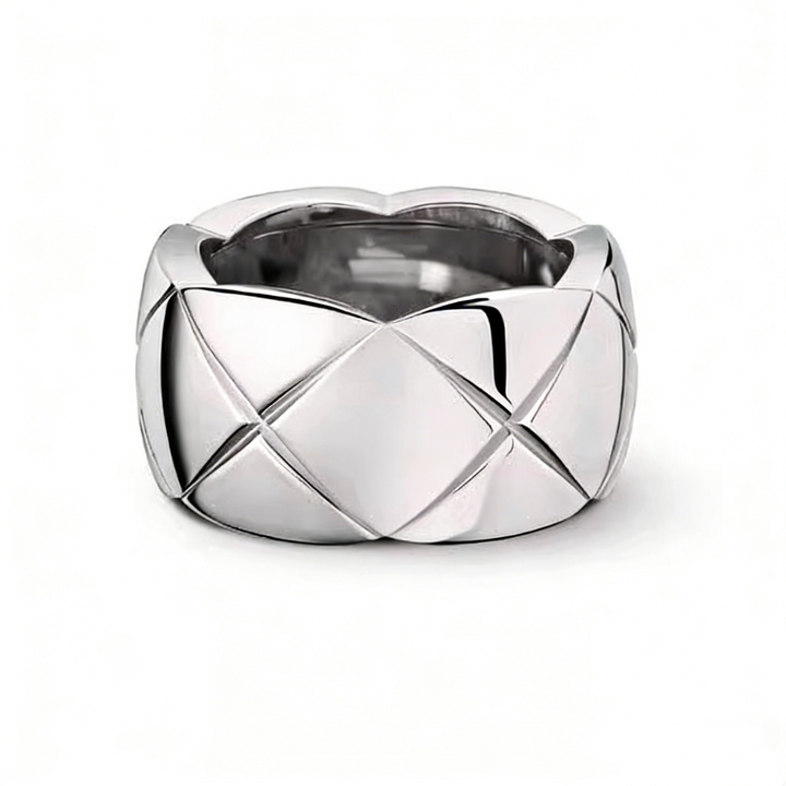 GINEI Wide Quilted Ring