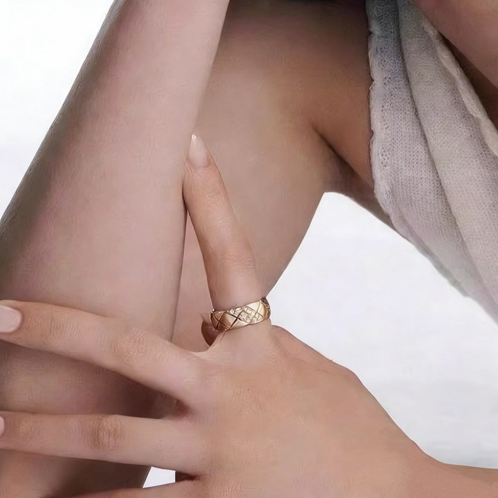 GINEI Medium Bevel Diamond Quilted Ring