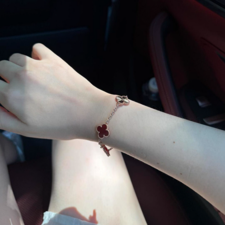 SIYEO Four-Leaf Clover Bracelet