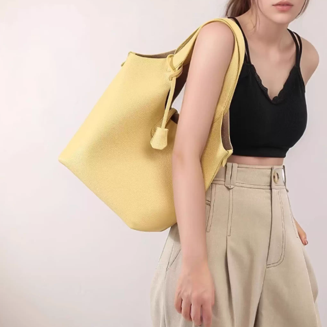 HUVAT Leather Tote Bag