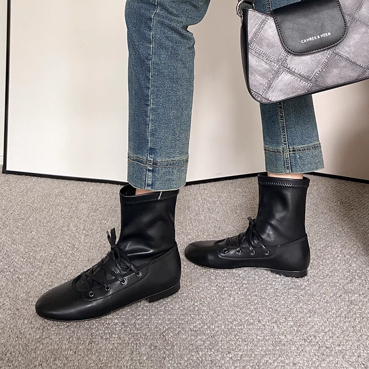 DEROG Lace Up Ankle Boots