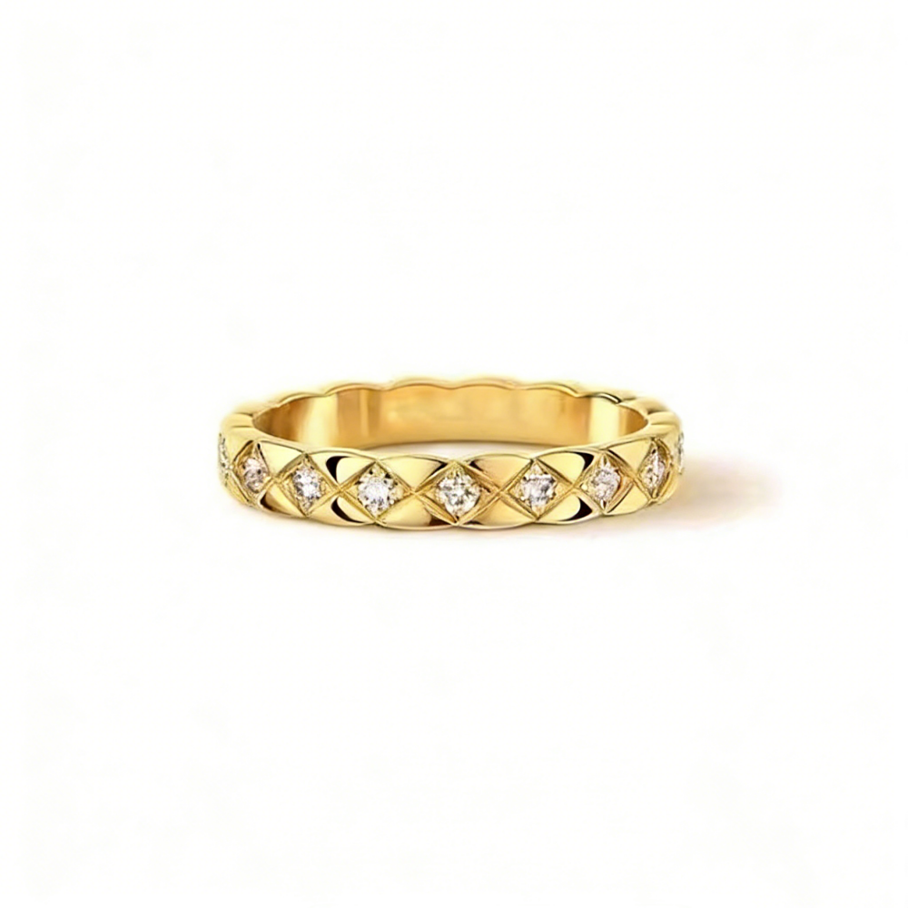 GINEI Narrow Diamond Quilted Ring