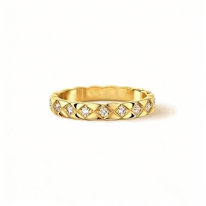 GINEI Narrow Diamond Quilted Ring
