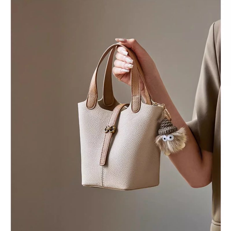 VEISO Buckled Tote Bag