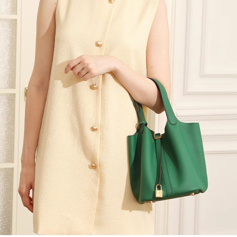 ZOVRI Leather Bucket Bag