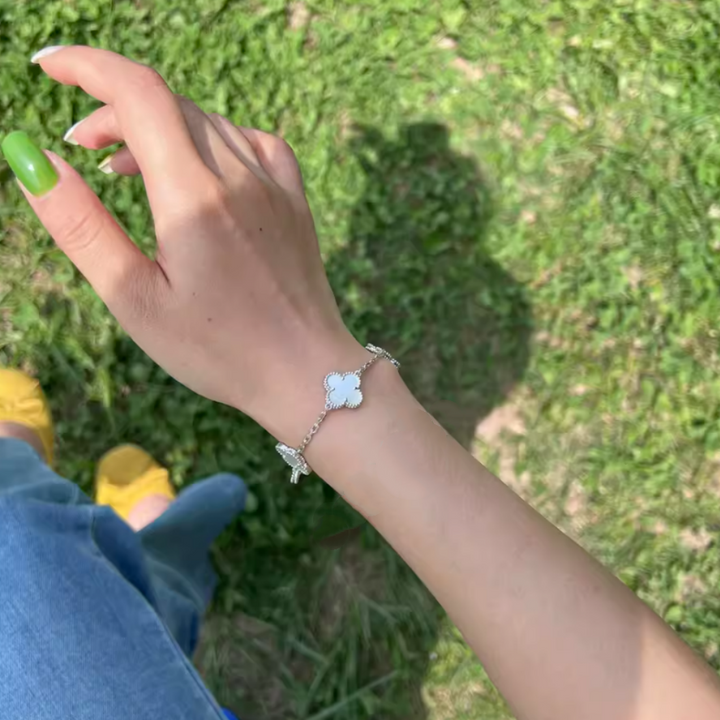 SIYEO Four-Leaf Clover Bracelet