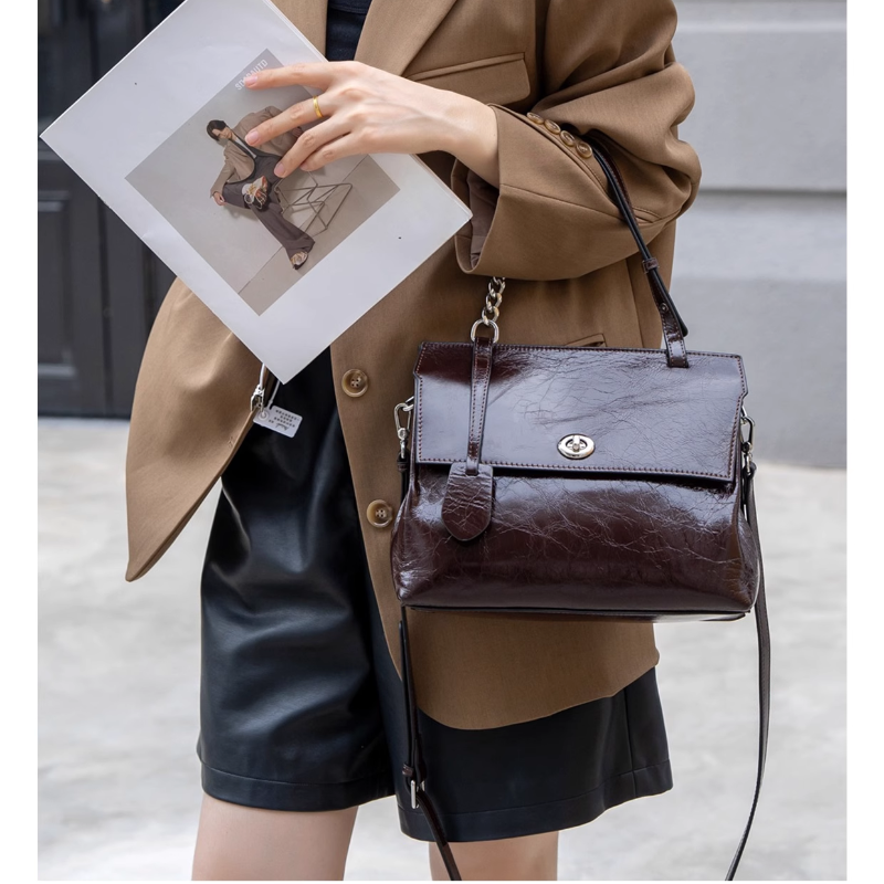 KUITE Metal Lock Tote Bag