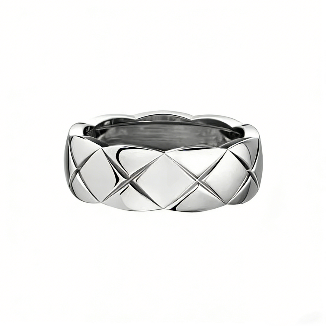 GINEI Medium Quilted Ring