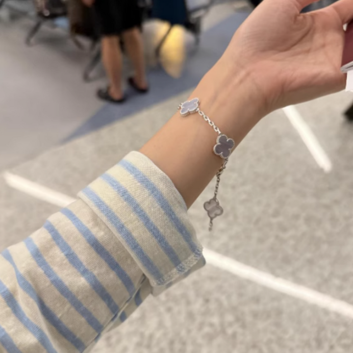 SIYEO Four-Leaf Clover Bracelet