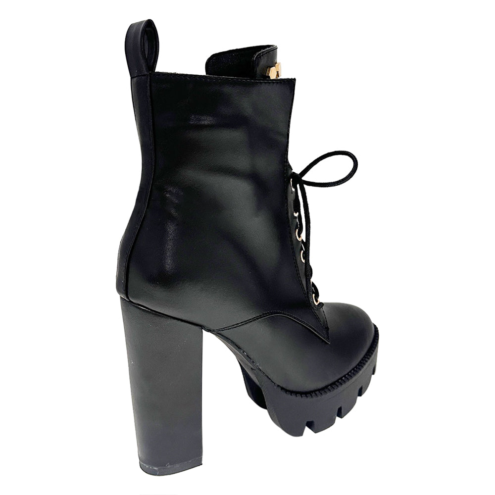 DIMOD Studded Platform Ankle Boots