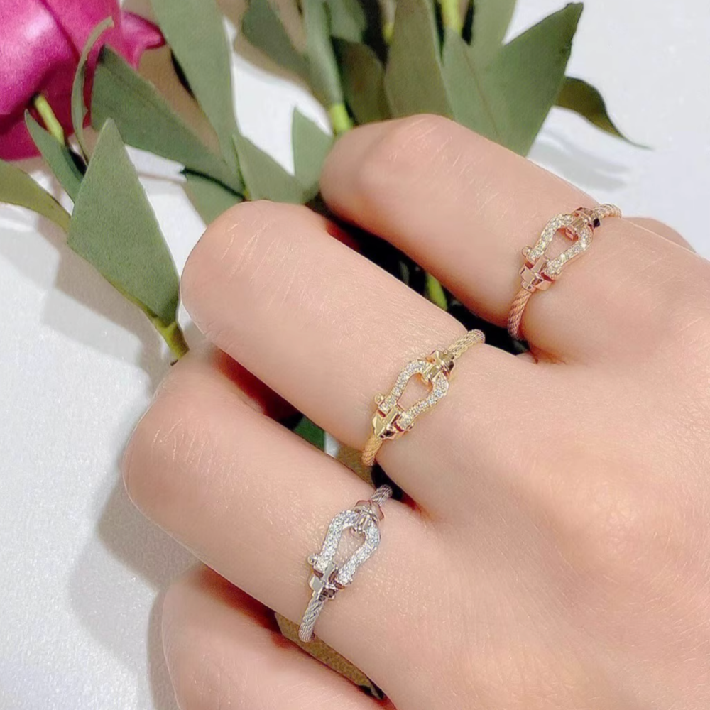 MATIK Horseshoe Buckle Ring