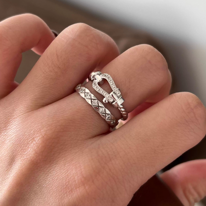 MATIK Horseshoe Buckle Ring