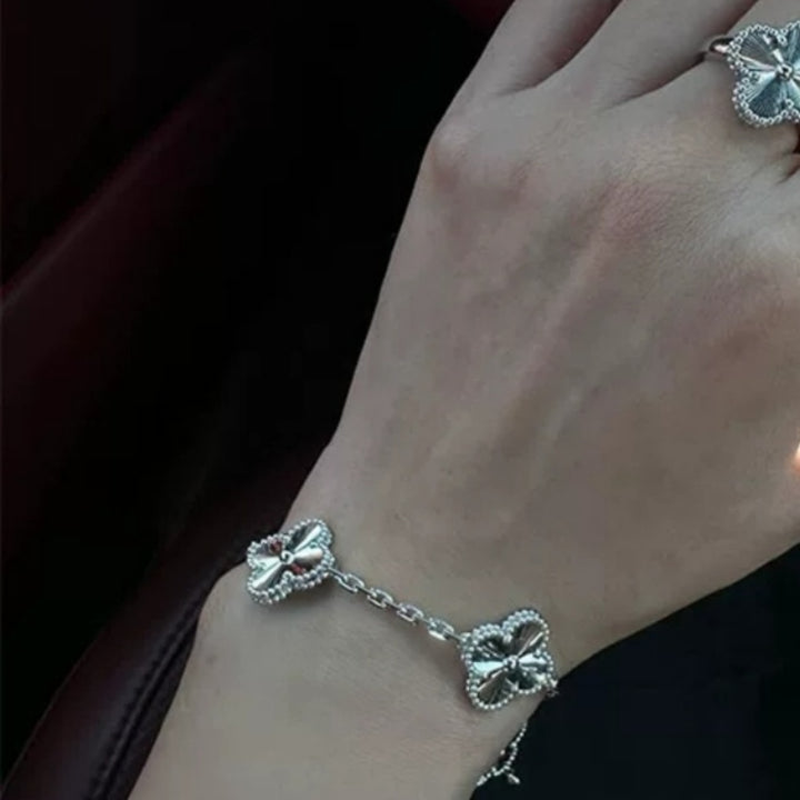 SIYEO Four-Leaf Clover Bracelet
