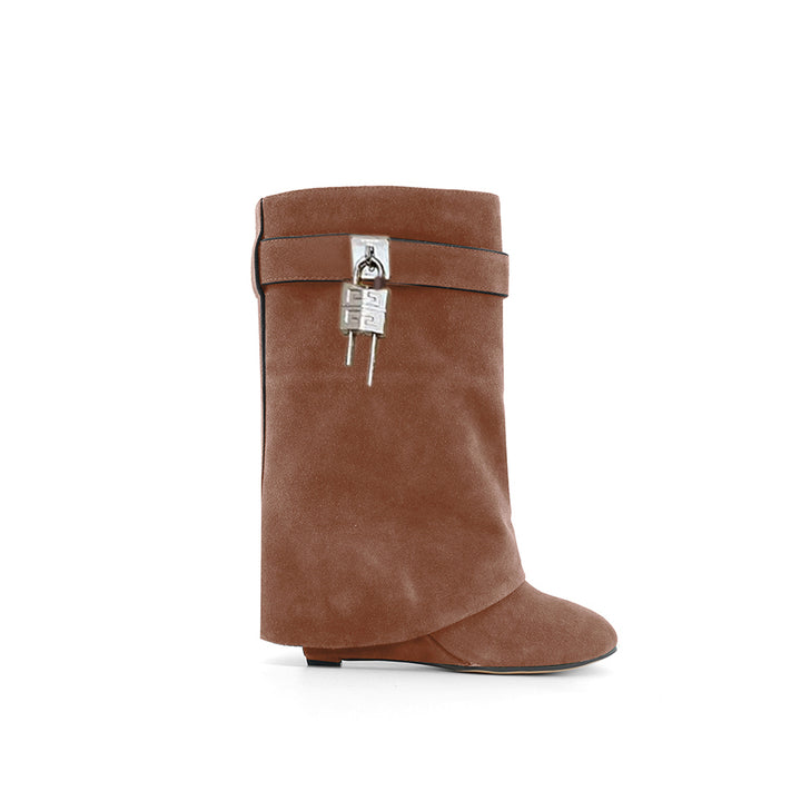 QAMRA Lock Detailed Suede Wedged Heel Ankle Boots