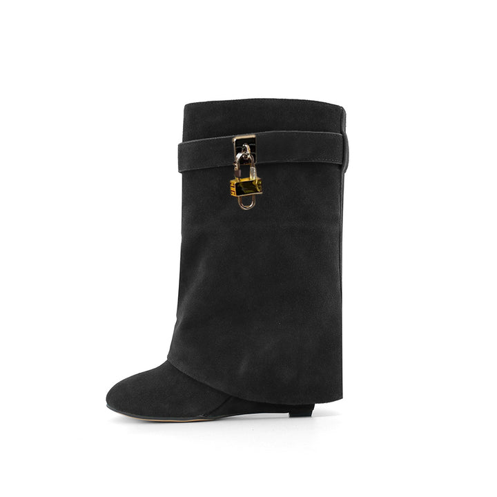 QAMRA Lock Detailed Suede Wedged Heel Ankle Boots